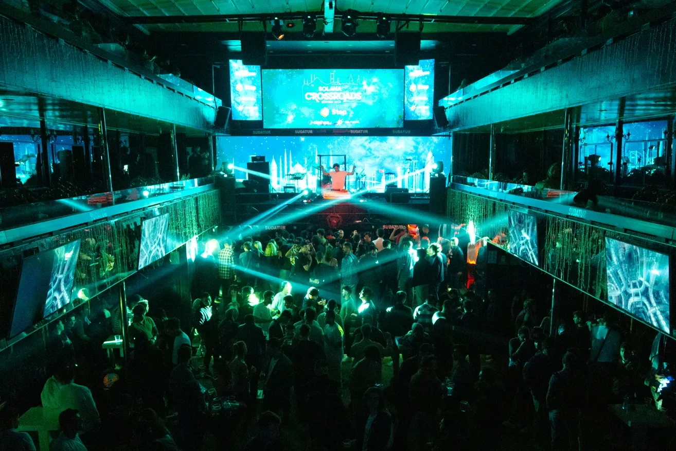 2024 Solana Istanbul Vi P Cruise Party 040 Smaller (1)